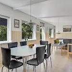 בית נופש Stunning In Sjaellands Odde Yderby