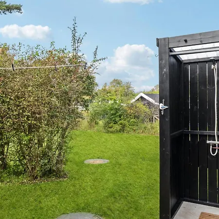 3 Bedroom Beautiful In Sjaellands Odde Дом отдыха *