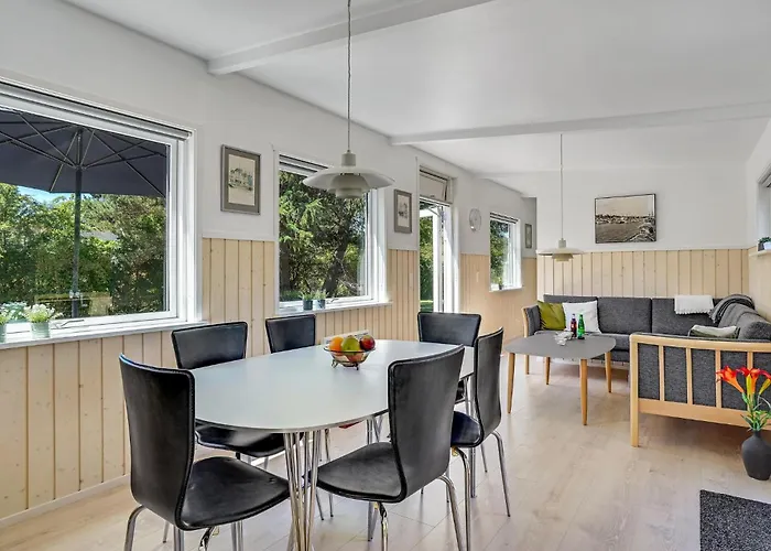 Дом отдыха Stunning In Sjaellands Odde Yderby